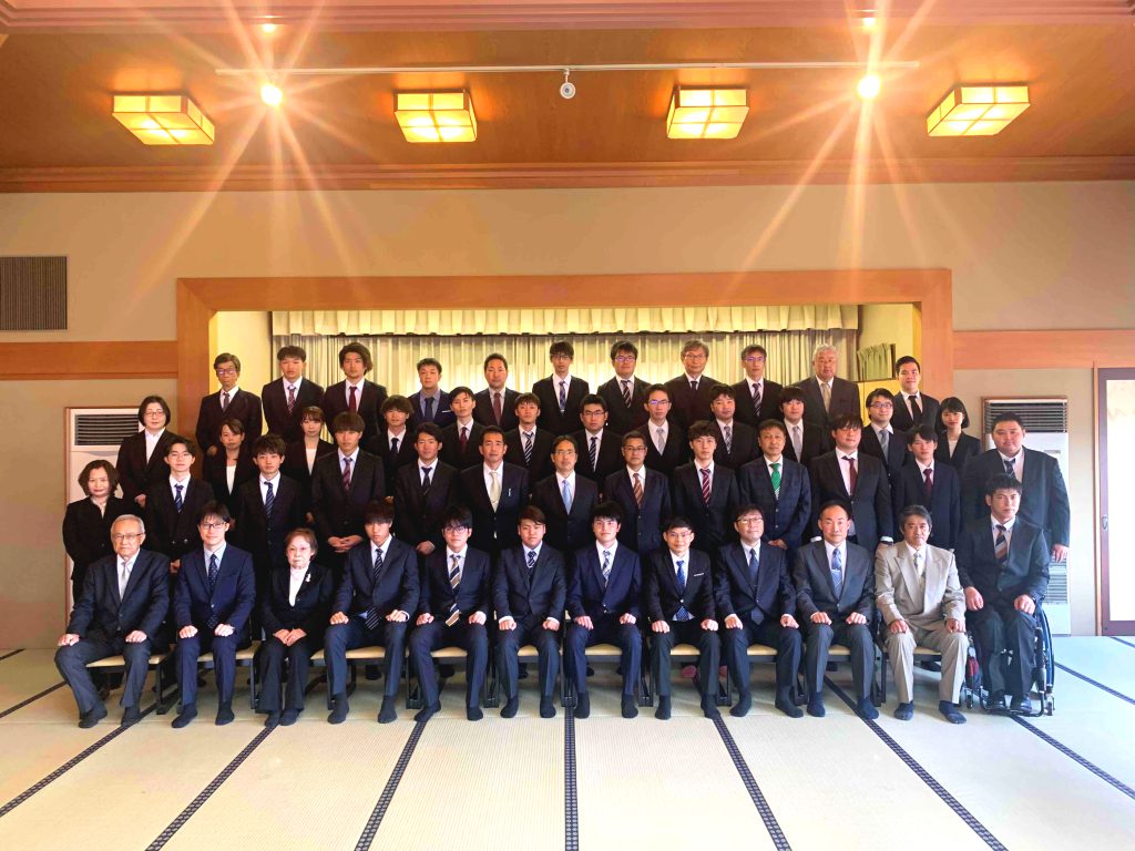 桜花爛漫の入社式