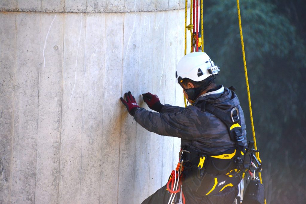 嶺水の「ロープアクセス橋梁点検」